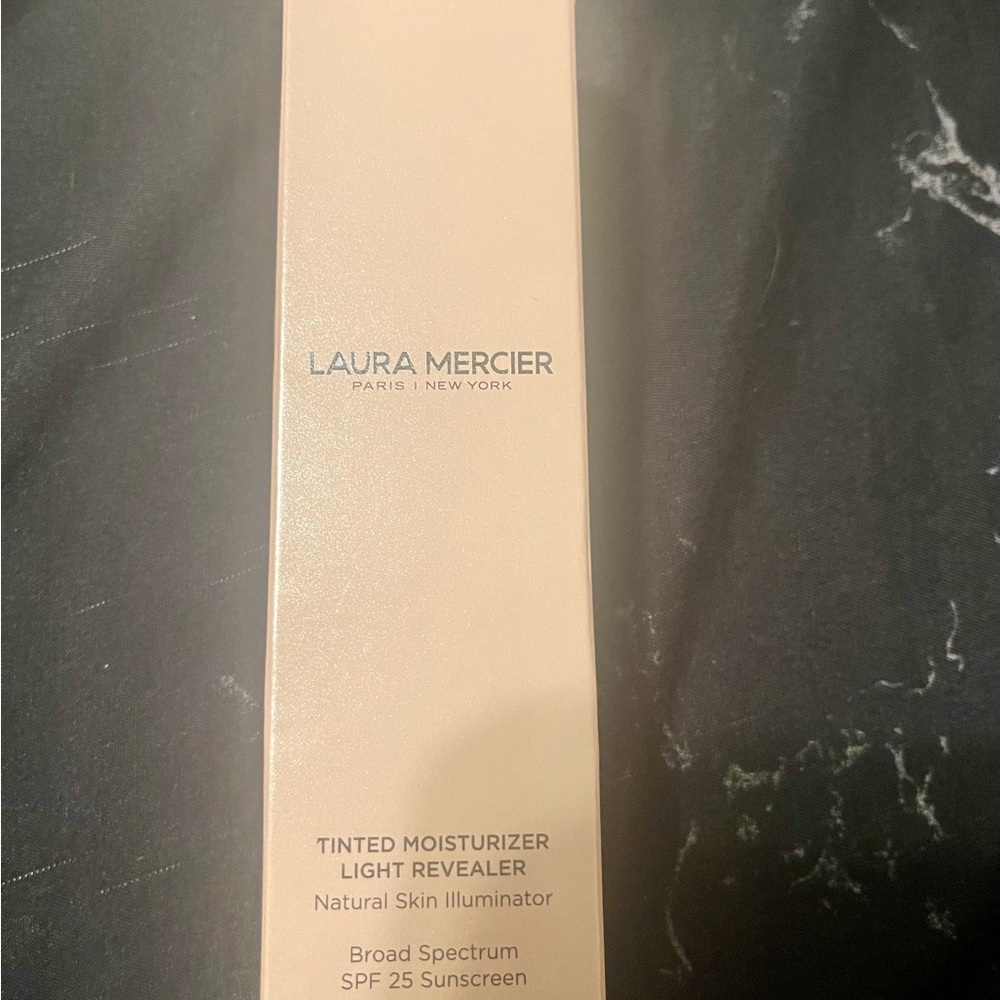 Laura Mercier Tinted Moisturizer- Nude
